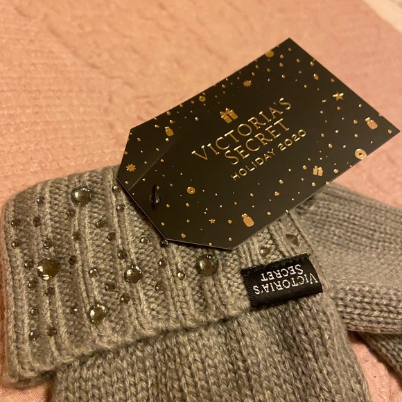 NWT VS Gloves - Picture 4 of 4